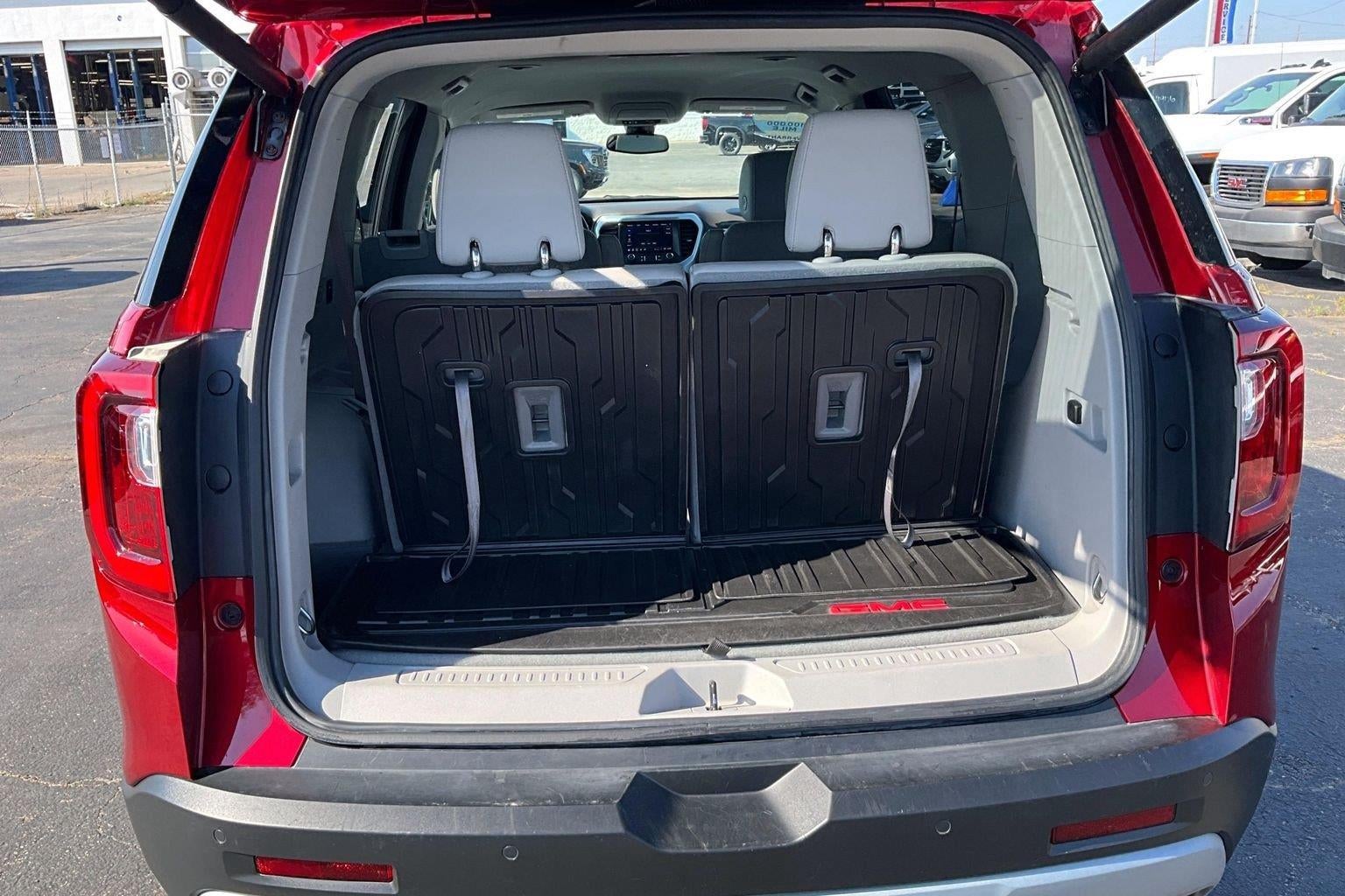 2022 GMC Acadia SLT