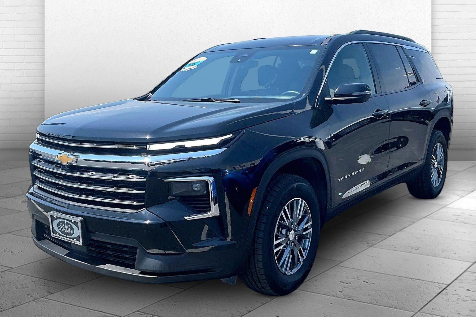 2024 Chevrolet Traverse LT