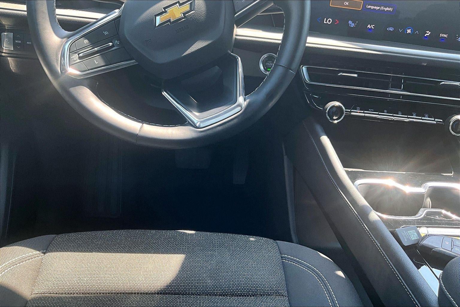 2024 Chevrolet Traverse LT