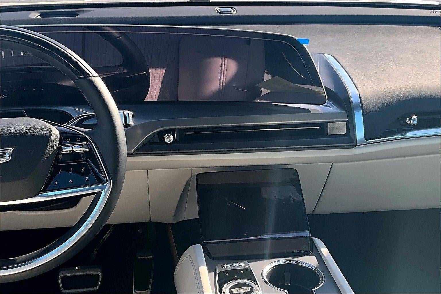 2026 Cadillac VISTIQ Luxury