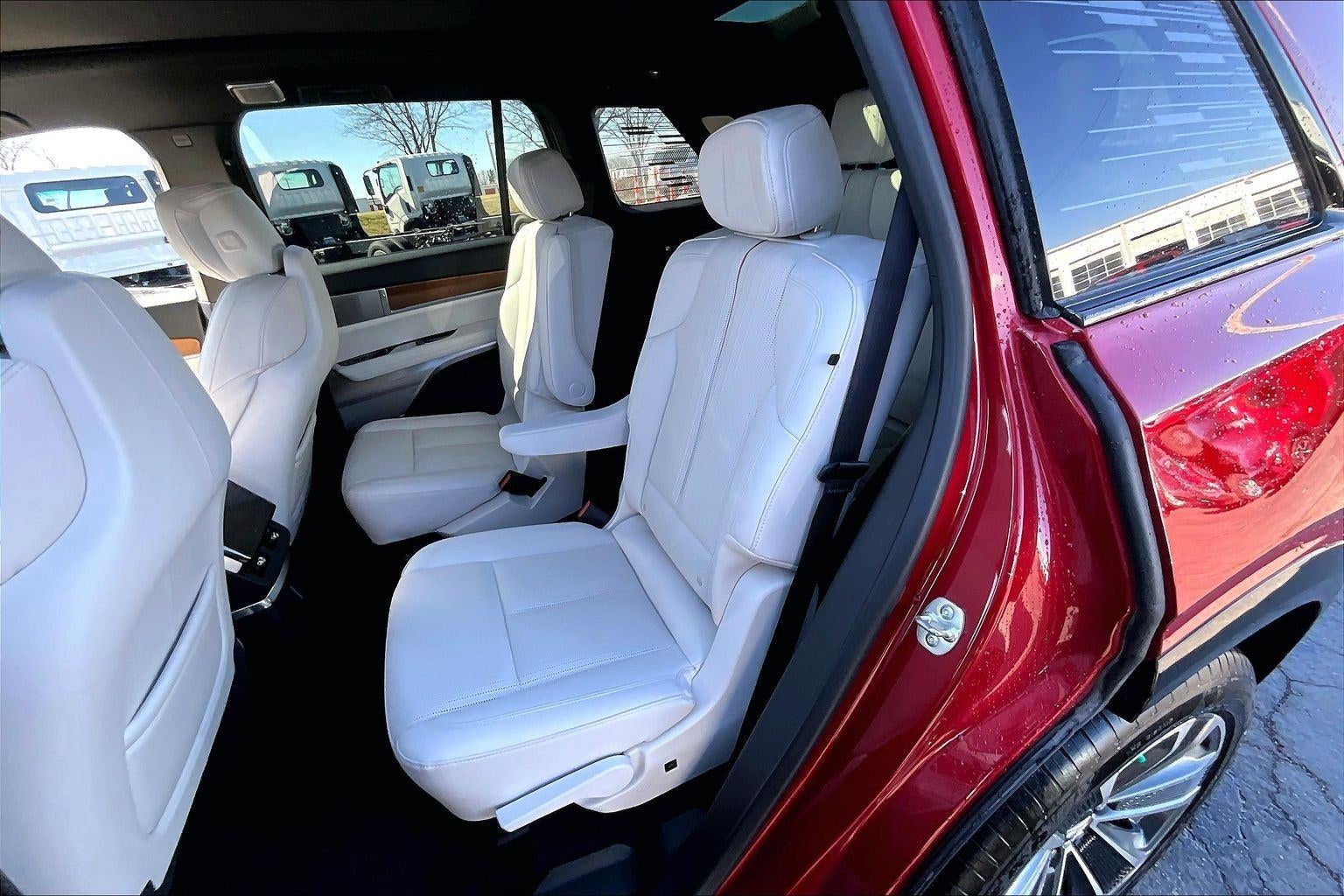 2026 Cadillac VISTIQ Sport