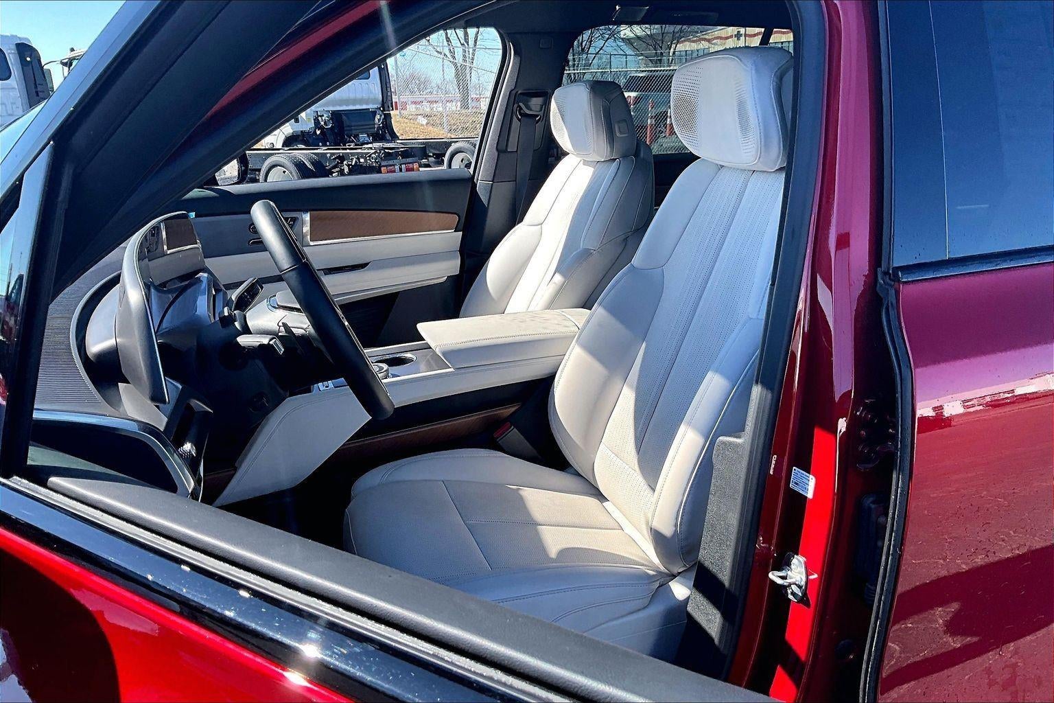 2026 Cadillac VISTIQ Sport