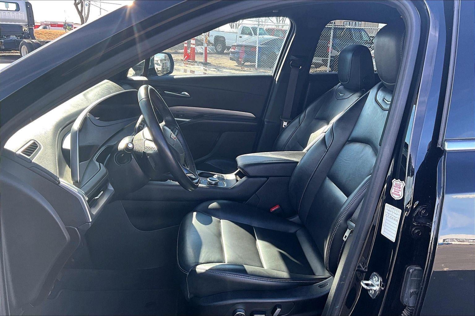 2024 Cadillac XT4 Premium Luxury