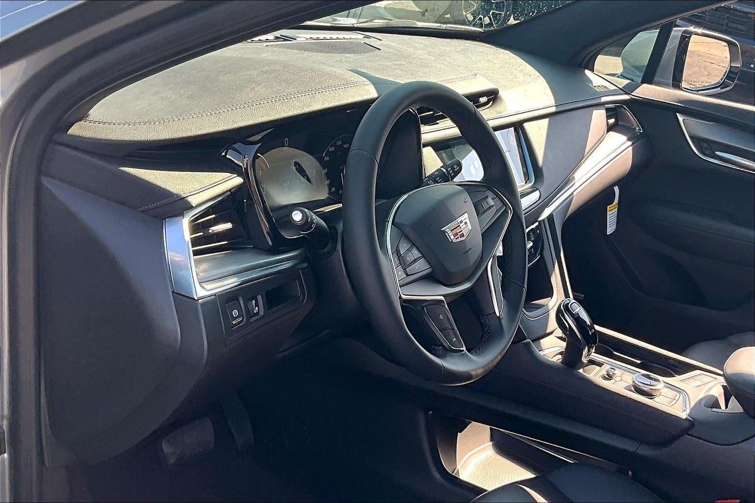 2025 Cadillac XT5 Luxury