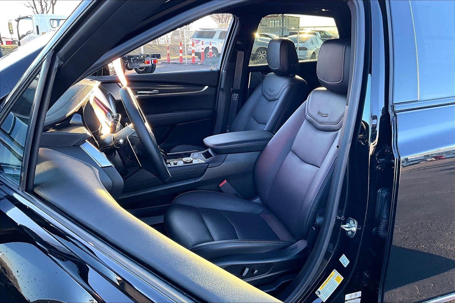 2025 Cadillac XT5 Sport