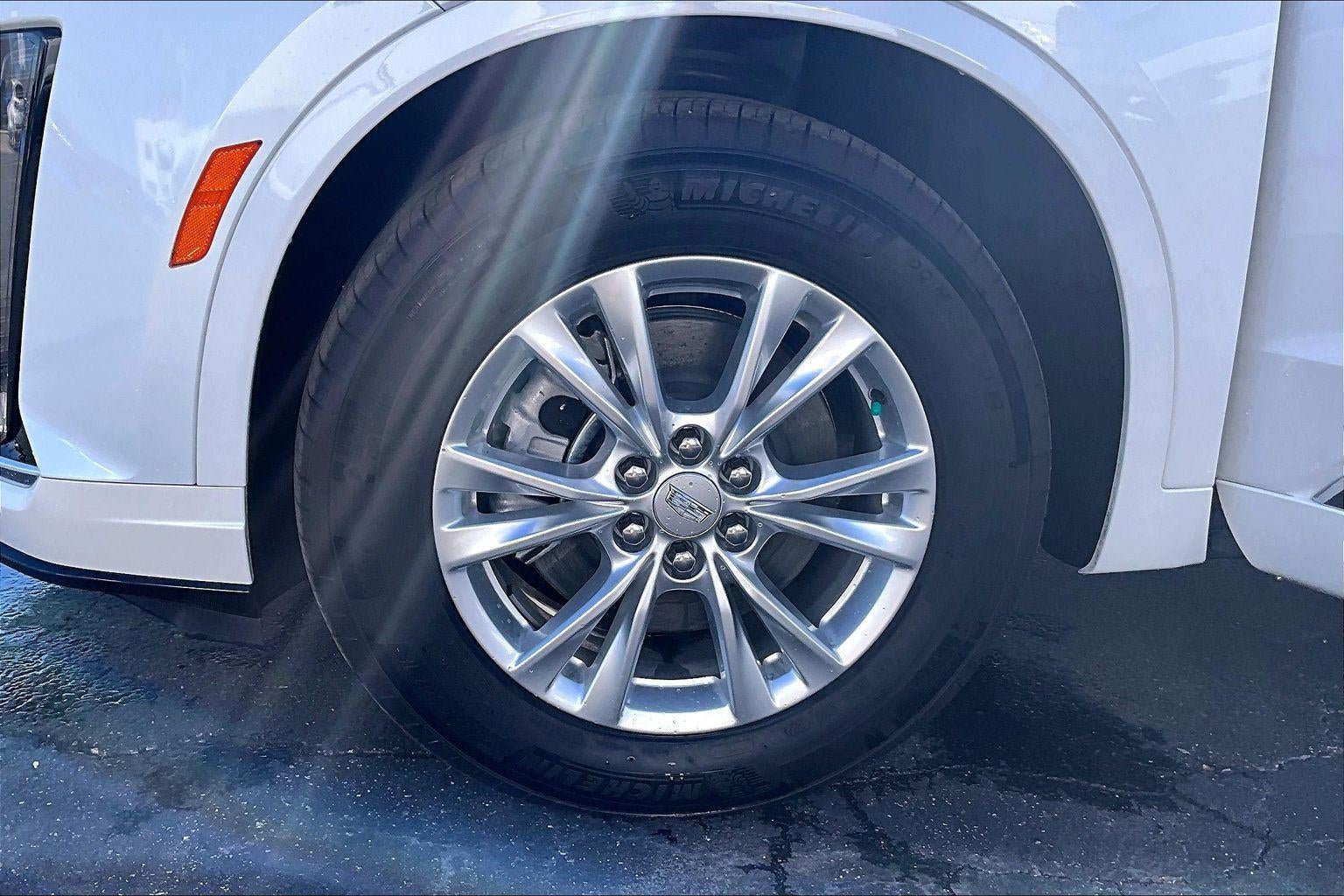 2025 Cadillac XT6 Luxury