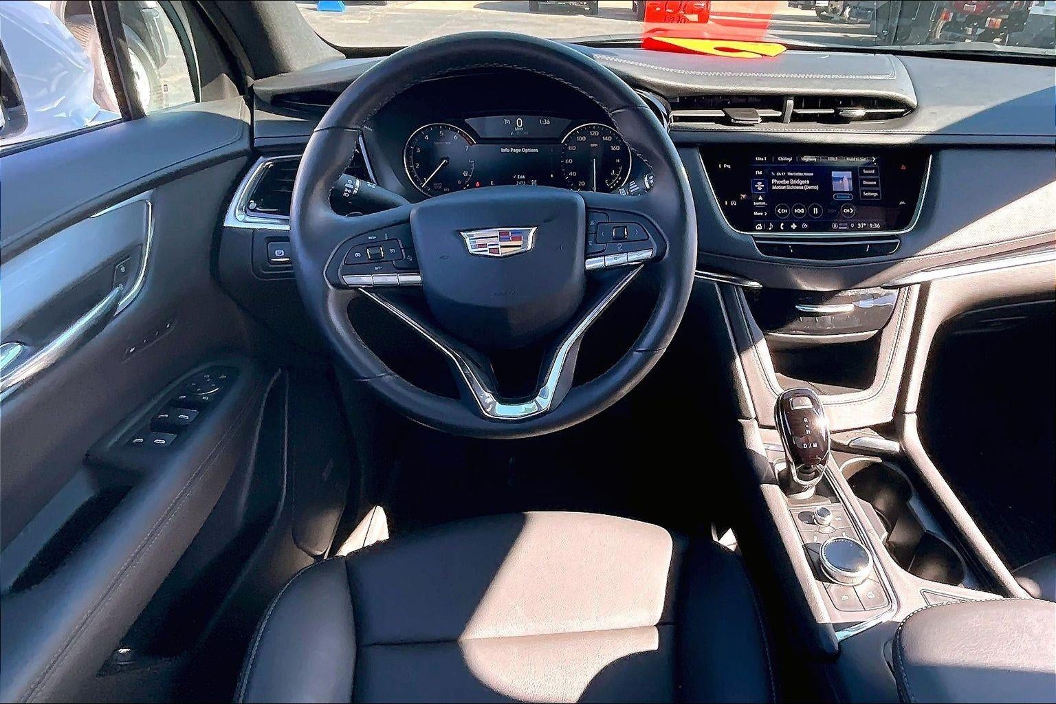 2025 Cadillac XT6 Luxury