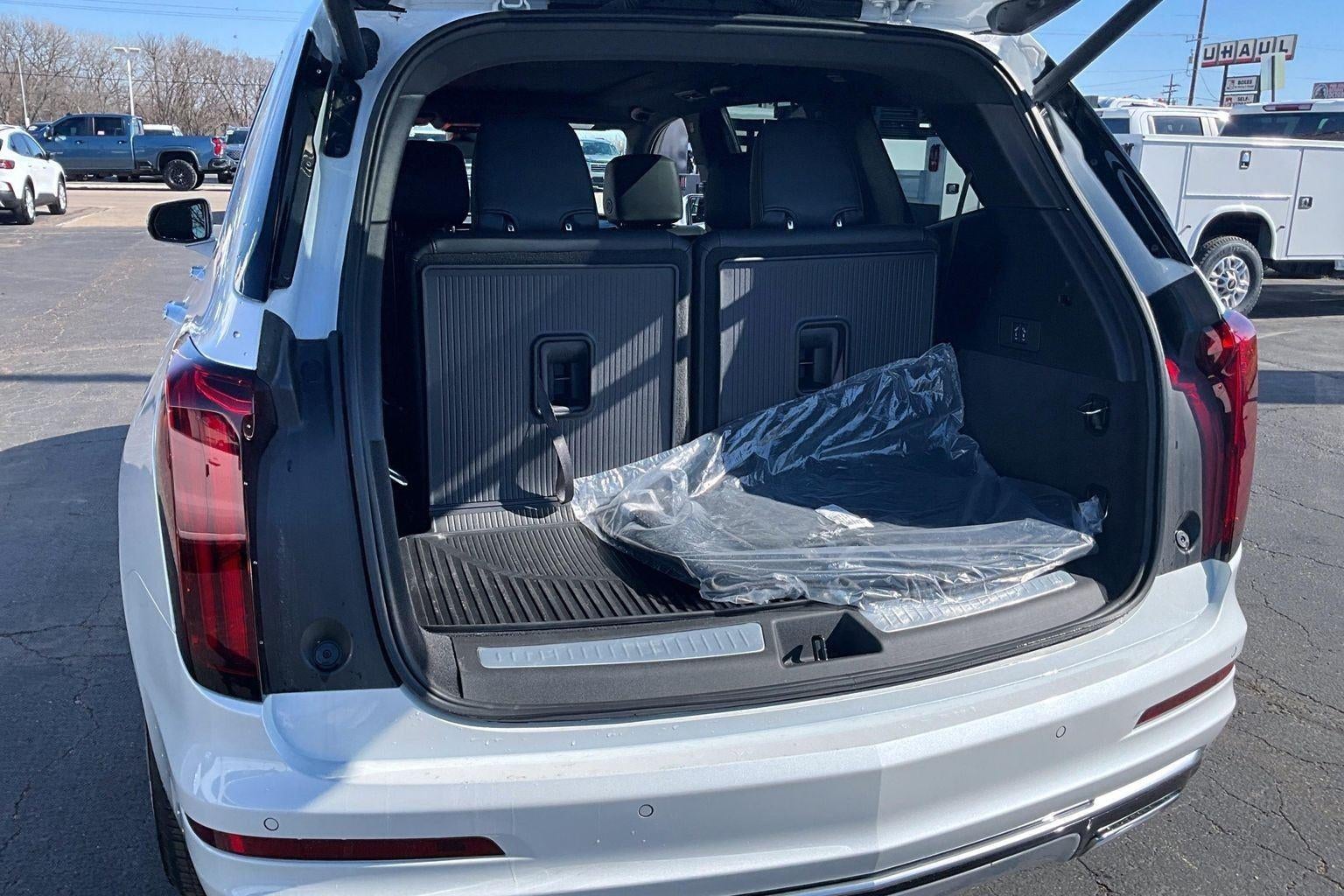 2025 Cadillac XT6 Luxury