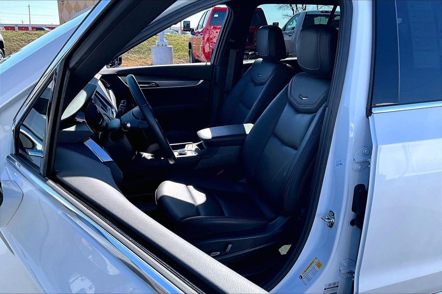 2025 Cadillac XT6 Luxury