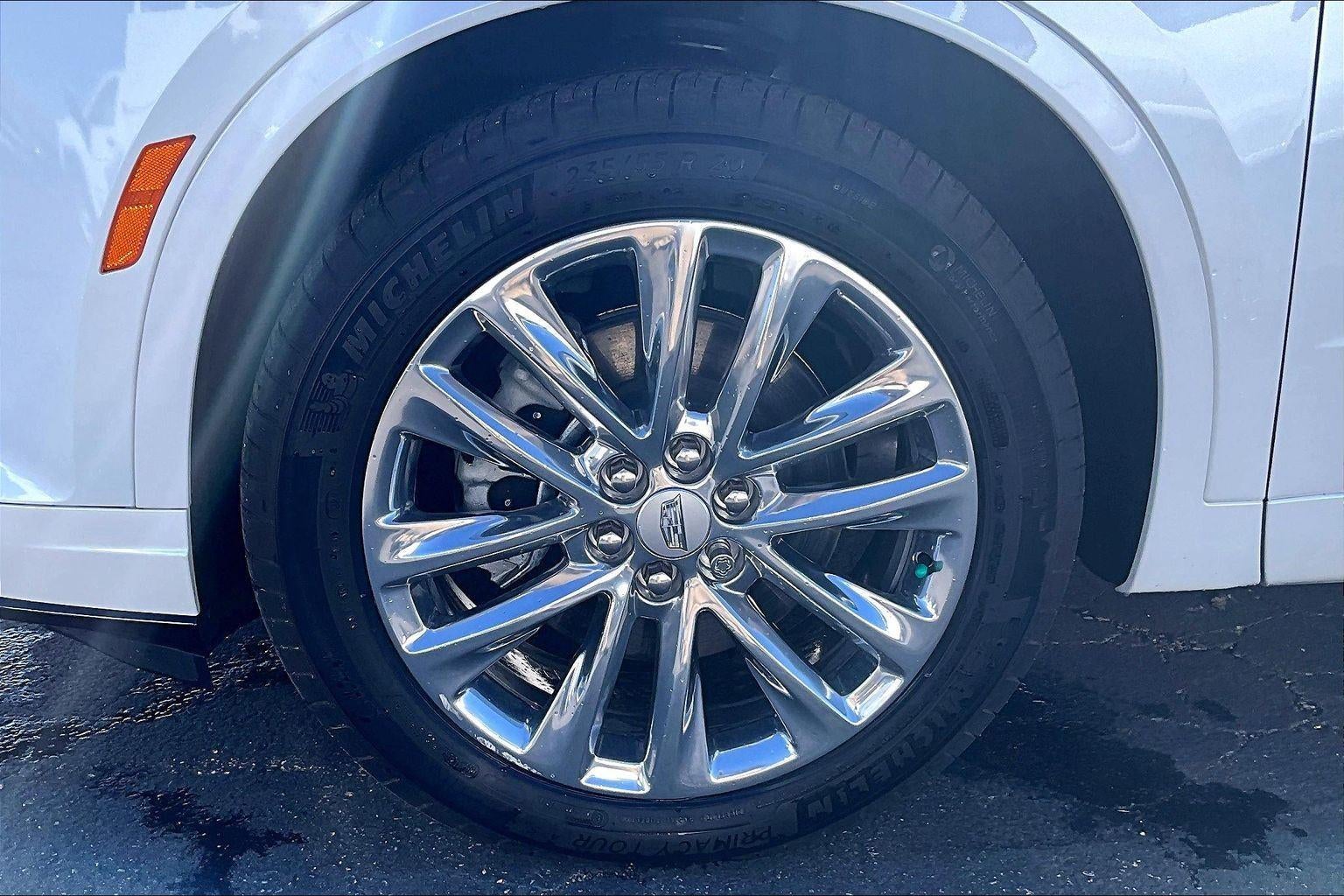 2025 Cadillac XT6 Premium Luxury