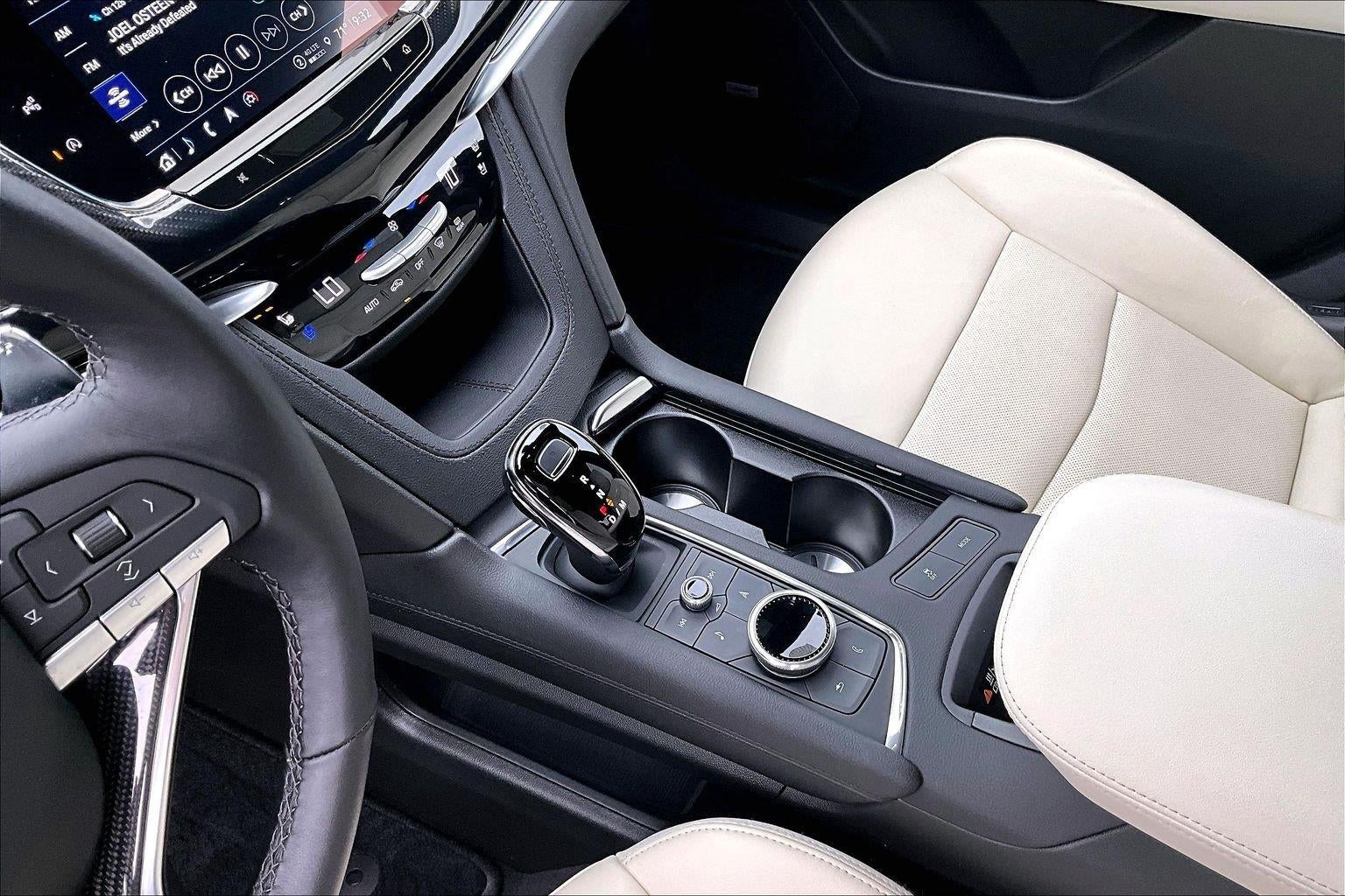 2025 Cadillac XT6 Sport