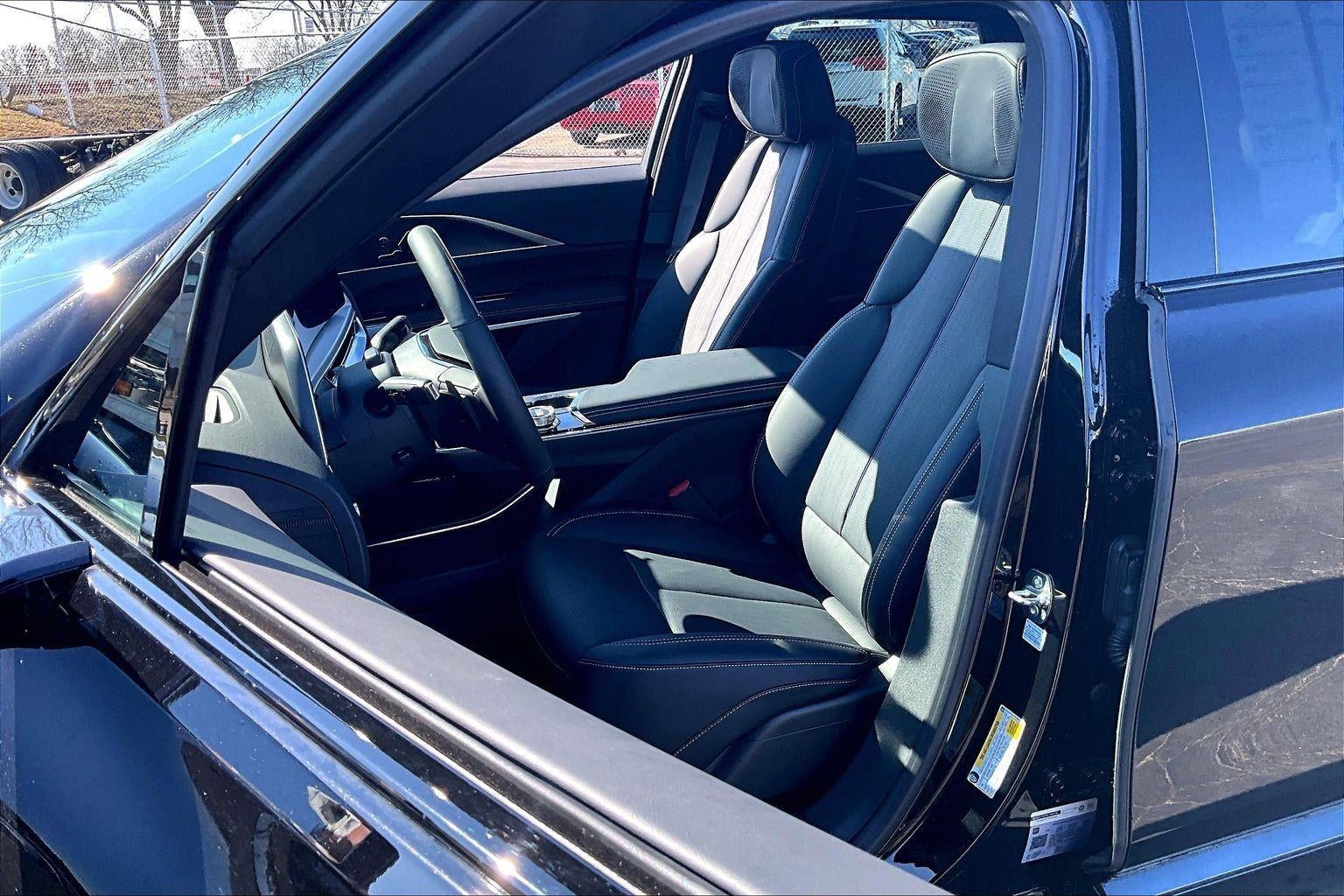 2026 Cadillac LYRIQ Signature Sport