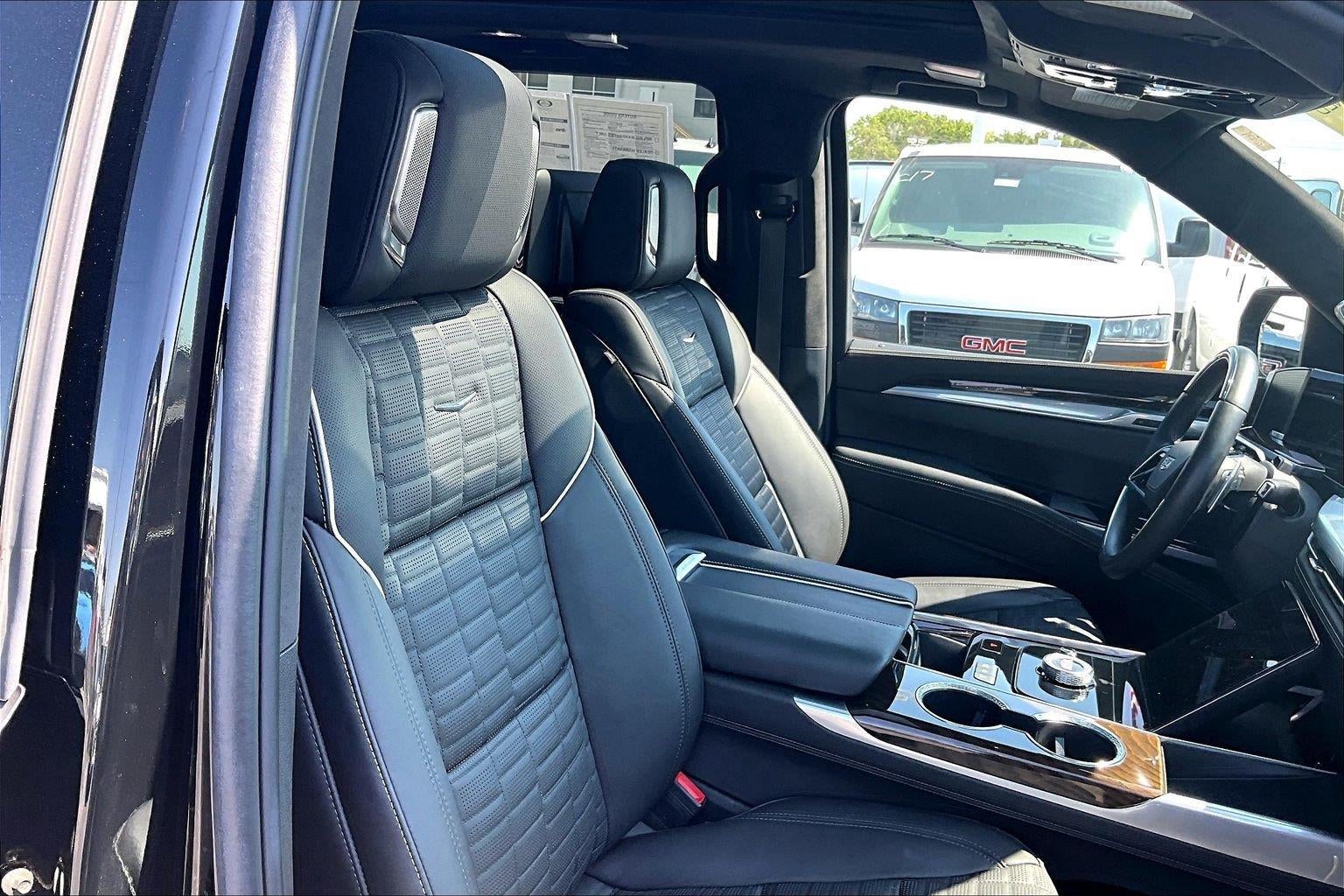 2025 Cadillac Escalade Sport Platinum