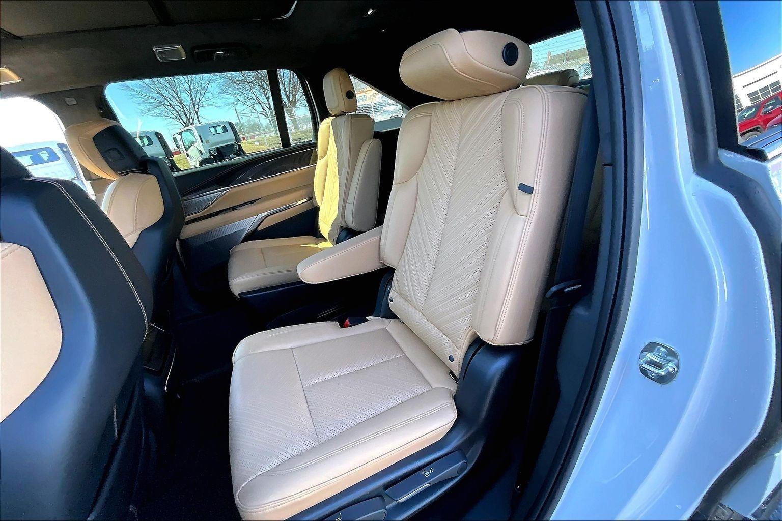 2025 Cadillac ESCALADE IQ Sport 2