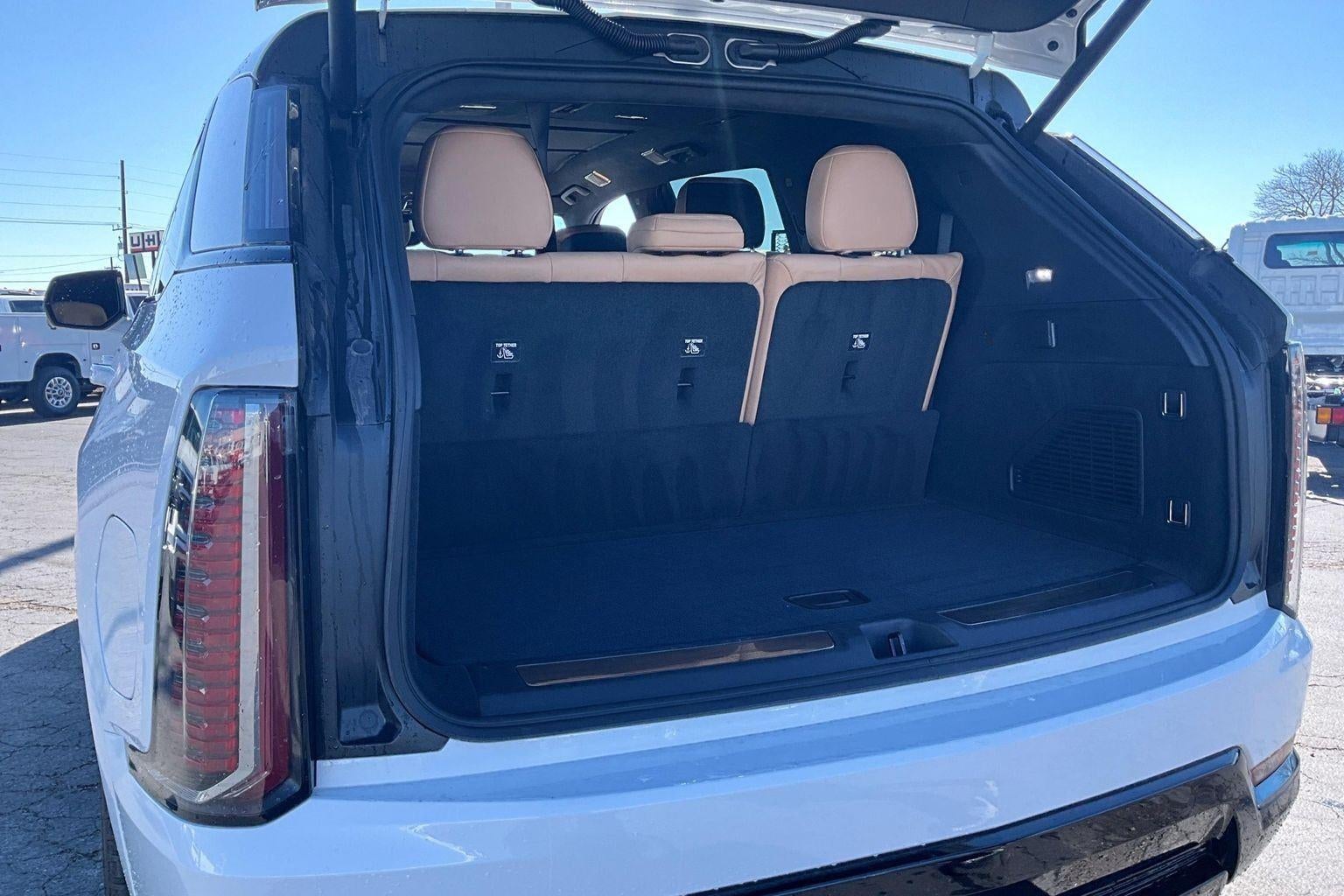 2025 Cadillac ESCALADE IQ Sport 2