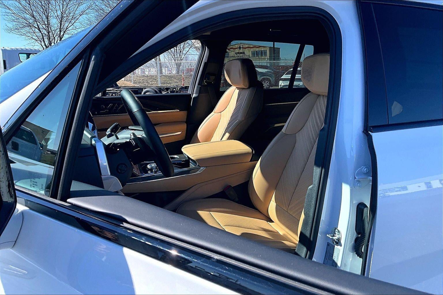 2025 Cadillac ESCALADE IQ Sport 2