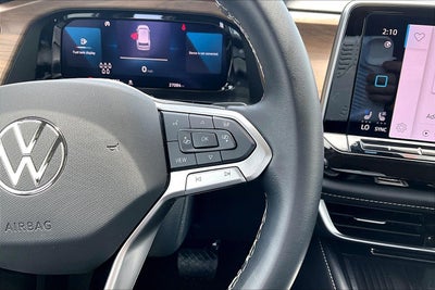 2025 Volkswagen Atlas 2.0T SE w/Technology