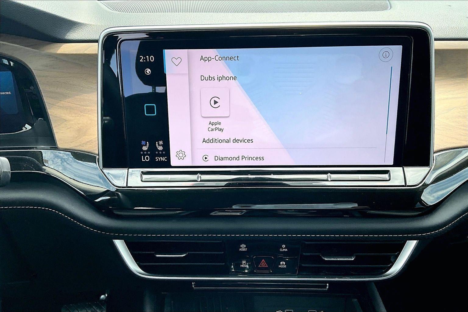 2025 Volkswagen Atlas 2.0T SE w/Technology