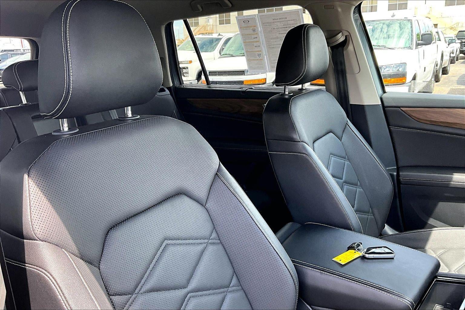 2025 Volkswagen Atlas 2.0T SE w/Technology