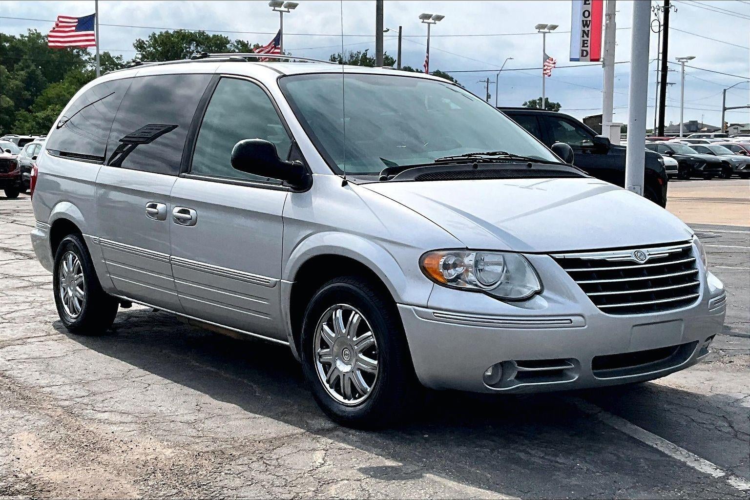 2005 Chrysler Town & Country Limited