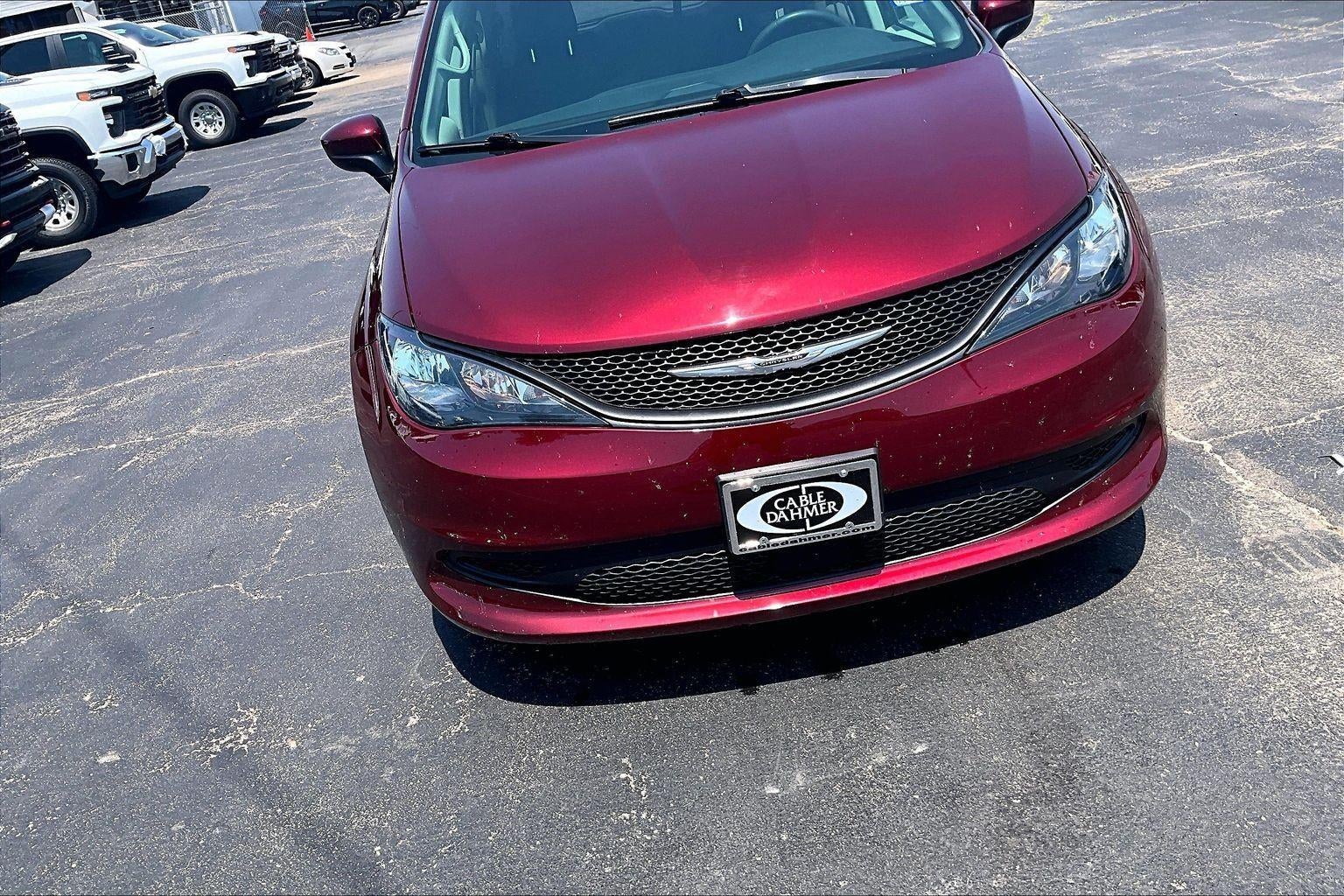 2023 Chrysler Voyager LX