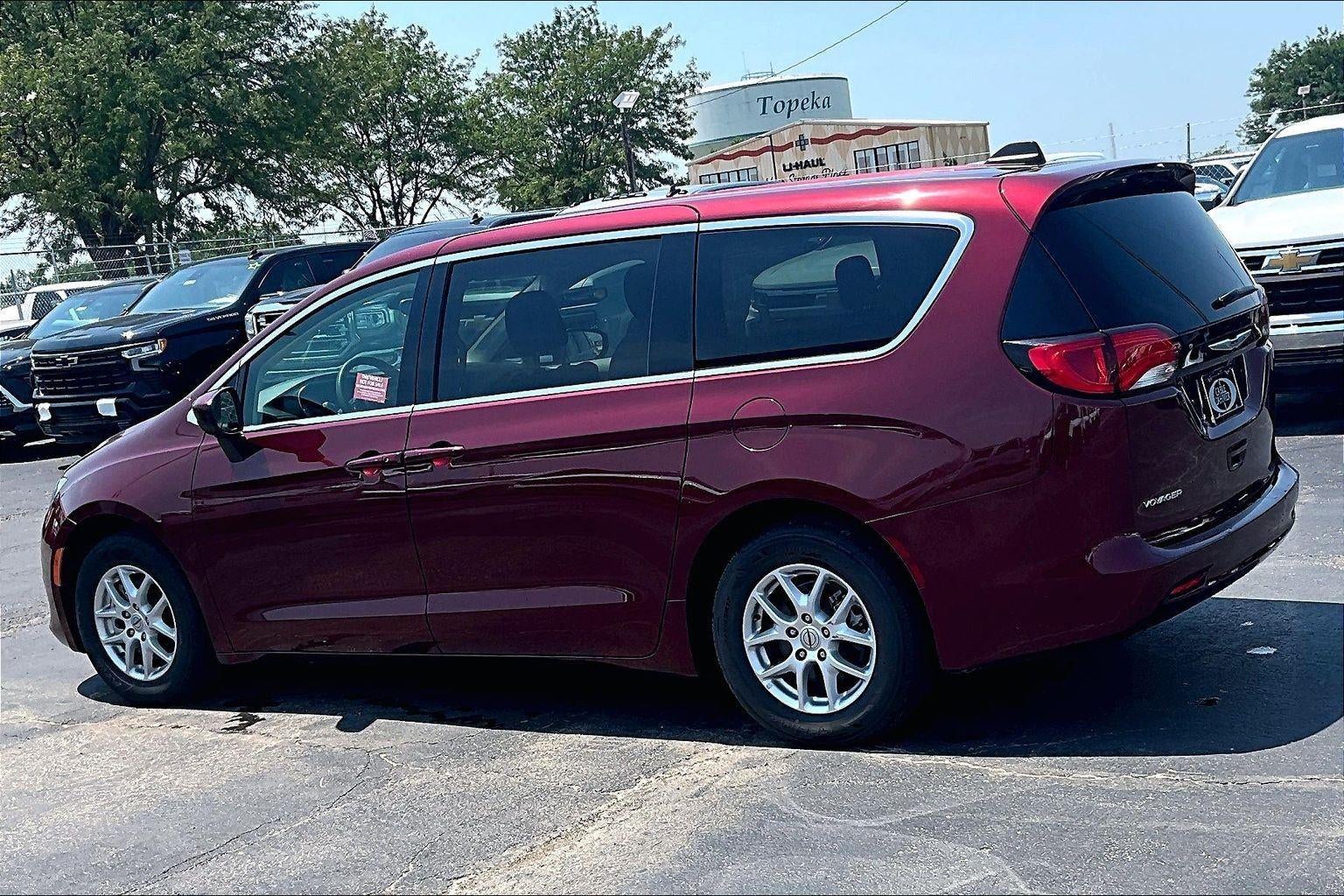 2023 Chrysler Voyager LX