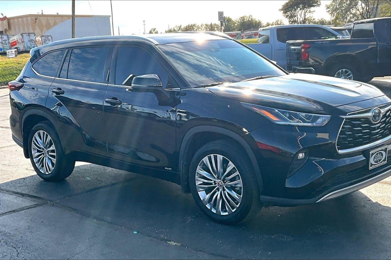 2024 Toyota Highlander Hybrid Platinum