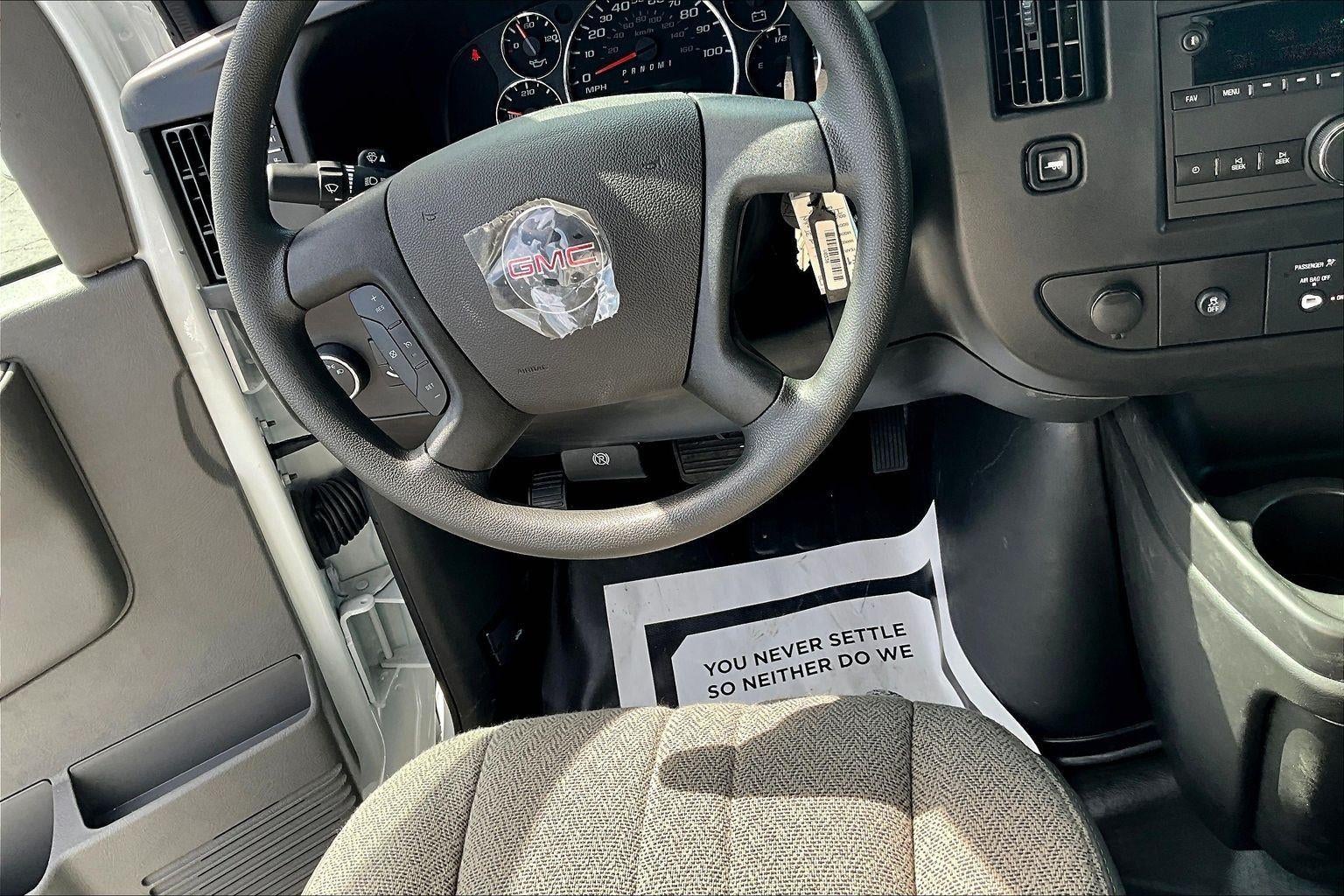 2026 GMC Savana Cutaway 3500 1WT