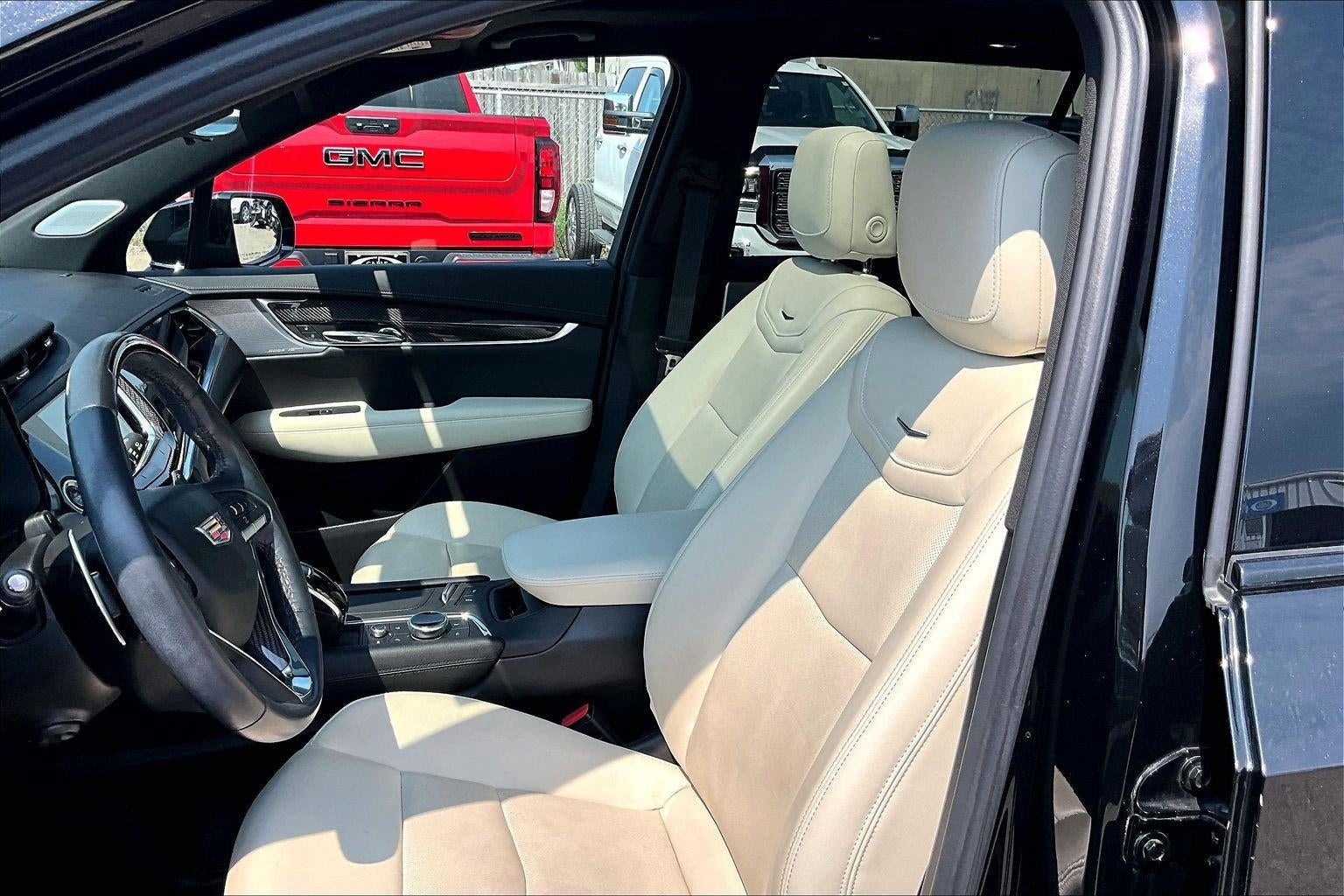 2023 Cadillac XT6 AWD Sport