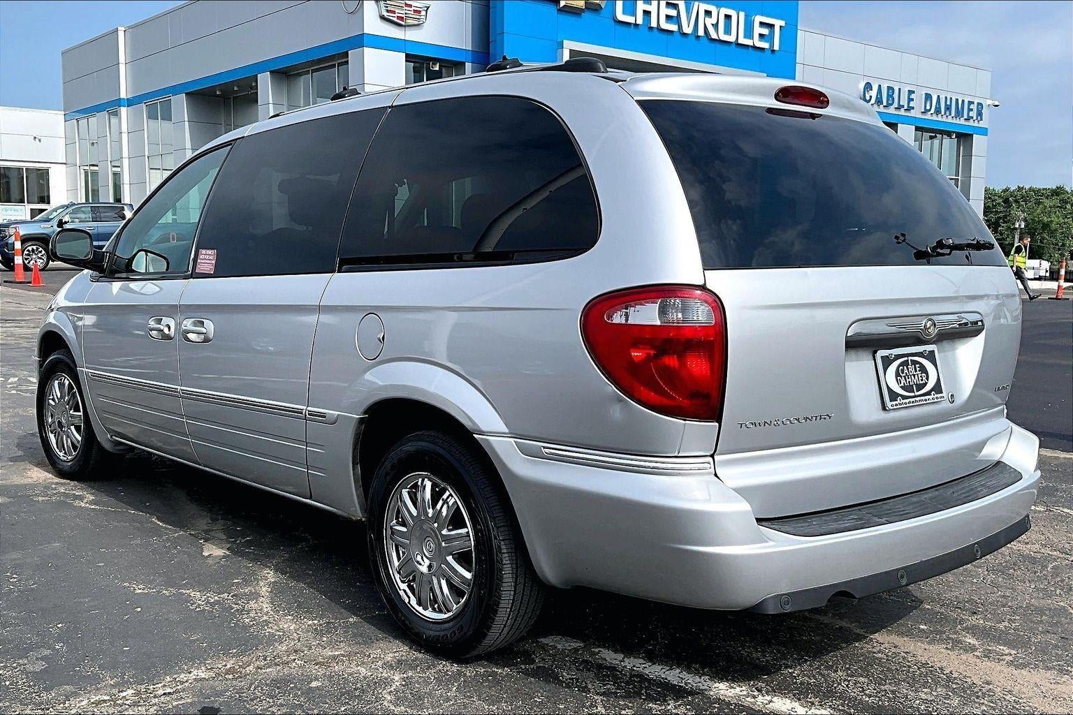 2005 Chrysler Town & Country Limited
