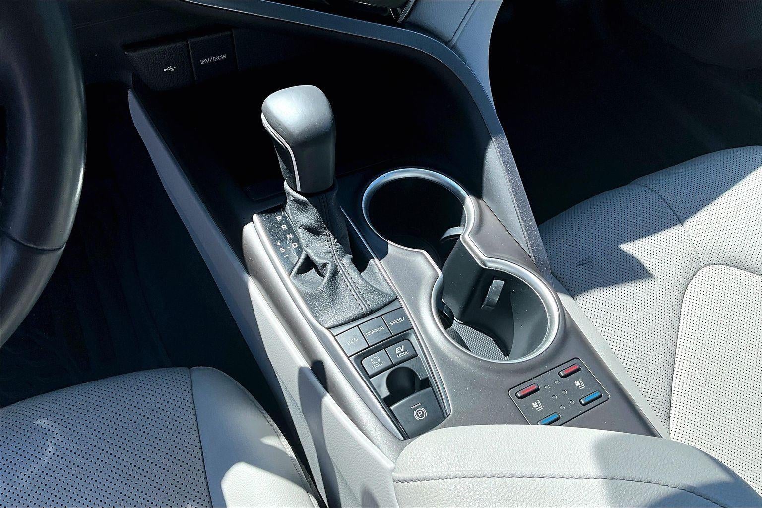 2021 Toyota Camry Hybrid XLE
