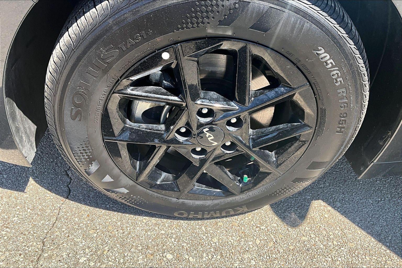 2025 Kia K5 LXS