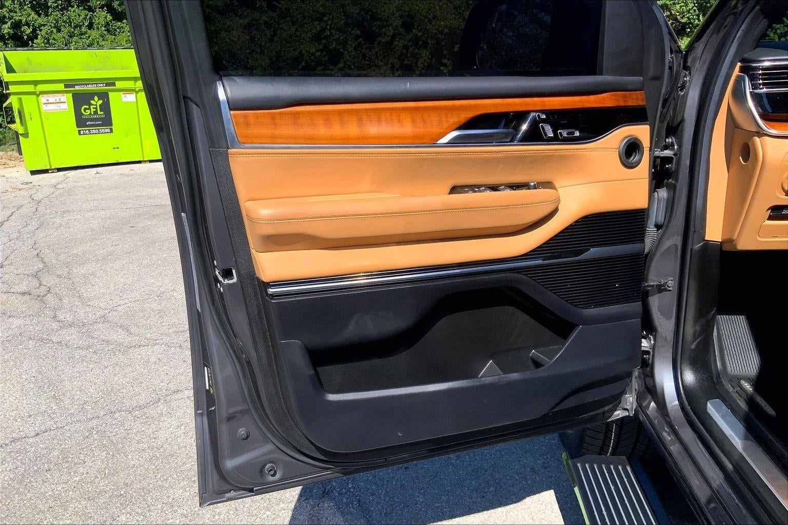 2022 Jeep Grand Wagoneer Series III