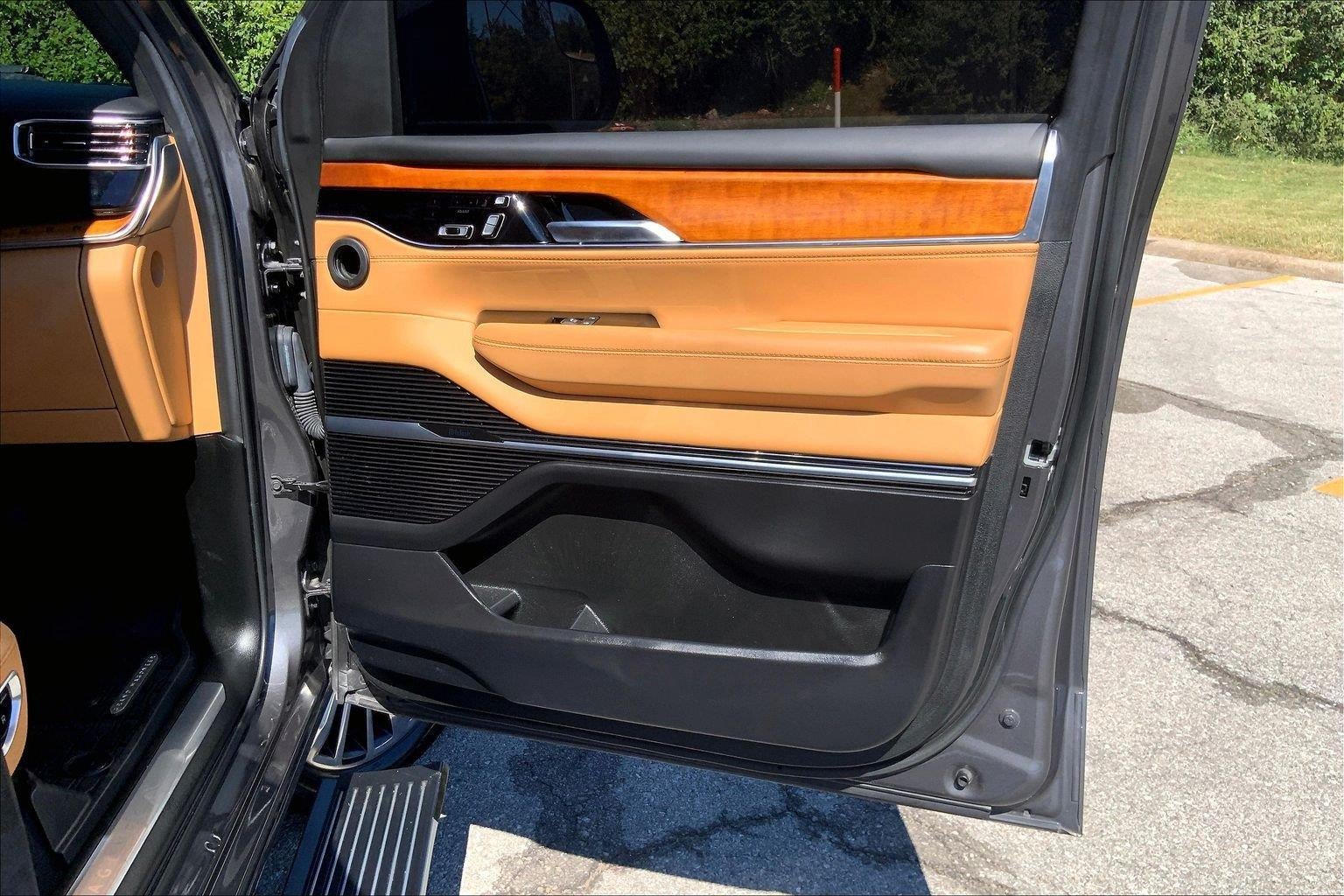 2022 Jeep Grand Wagoneer Series III