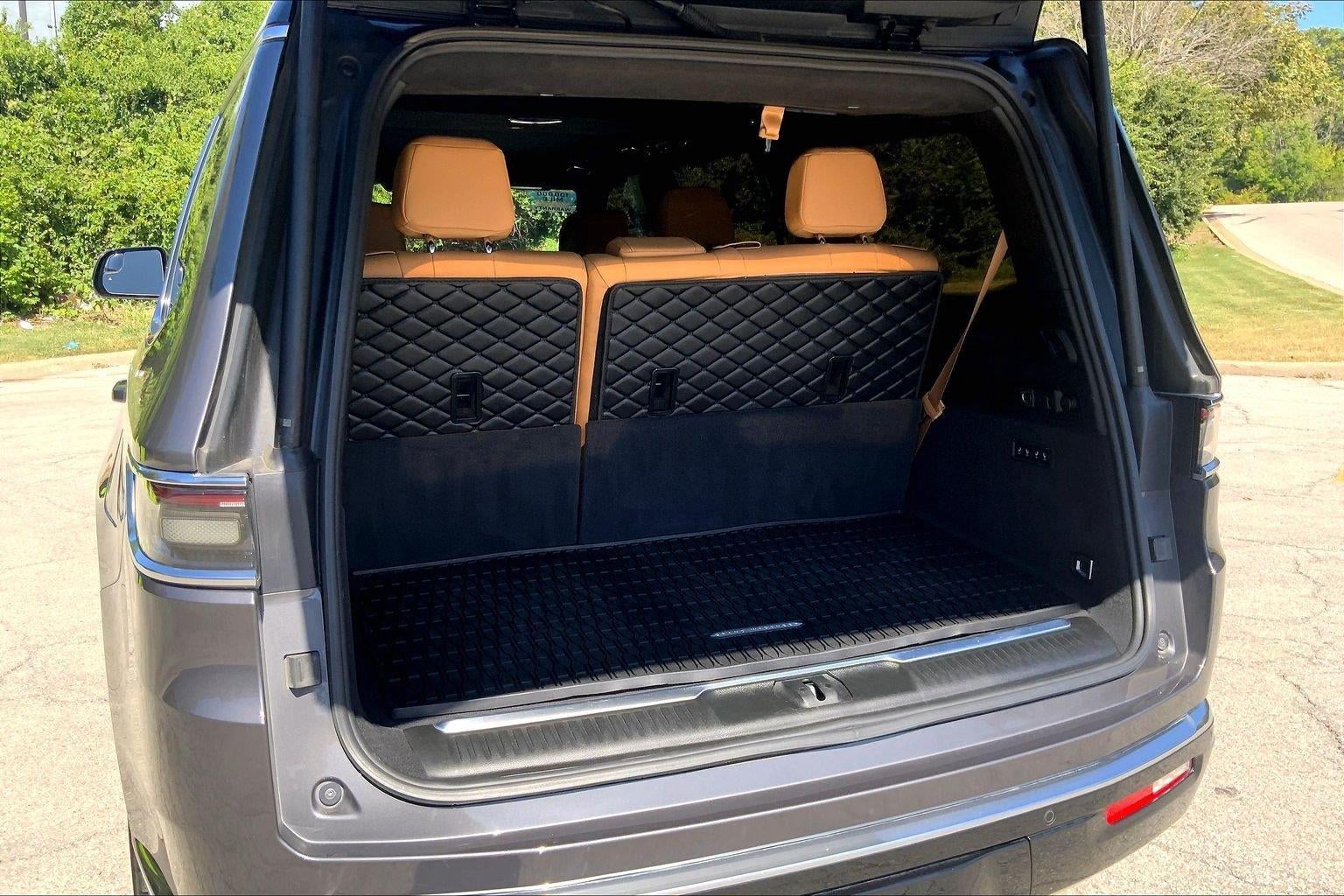 2022 Jeep Grand Wagoneer Series III