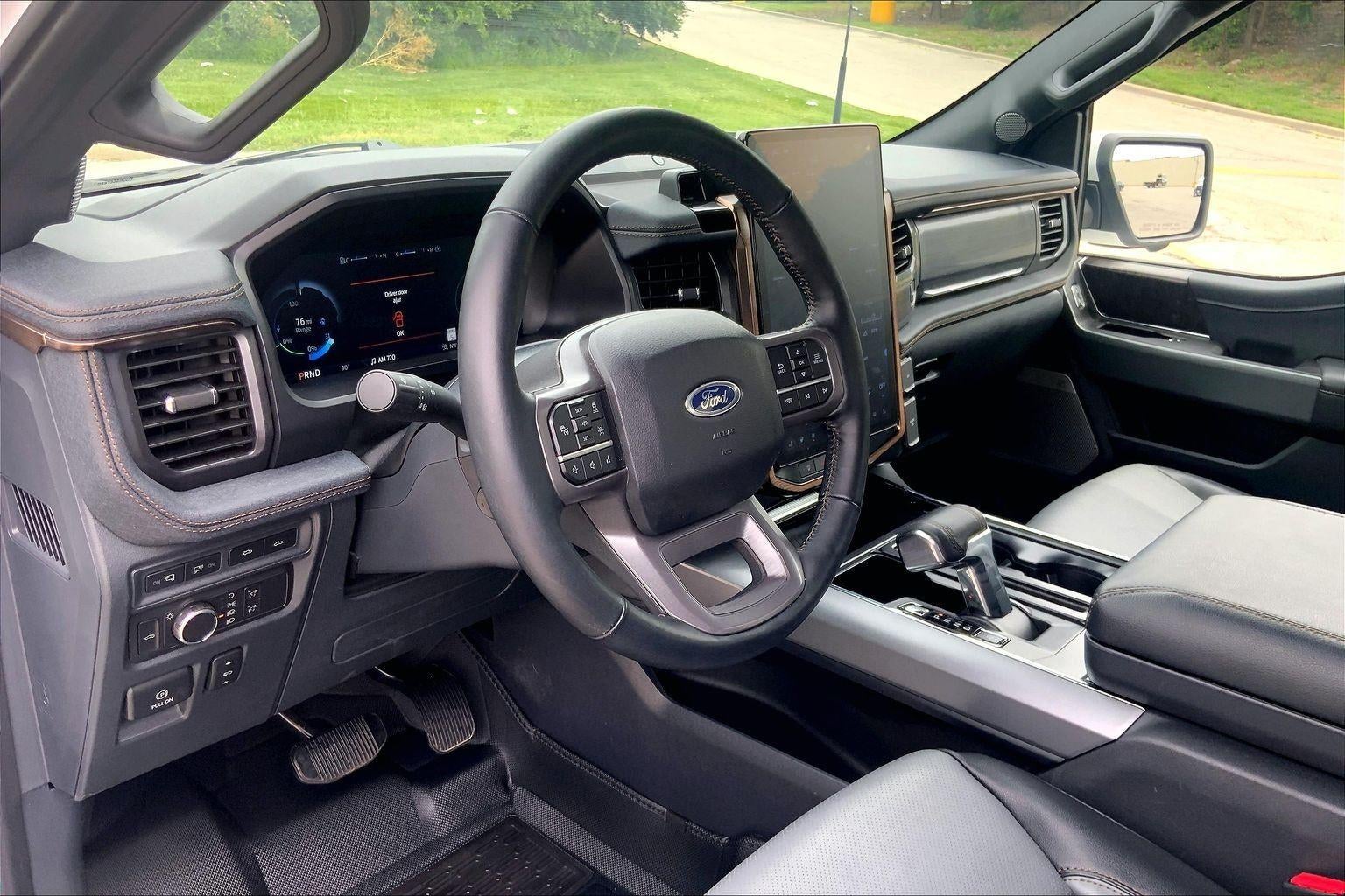 2022 Ford F-150 Lightning Lariat