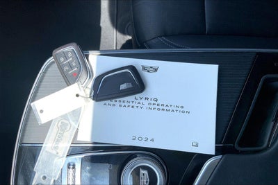 2024 Cadillac LYRIQ Luxury 1