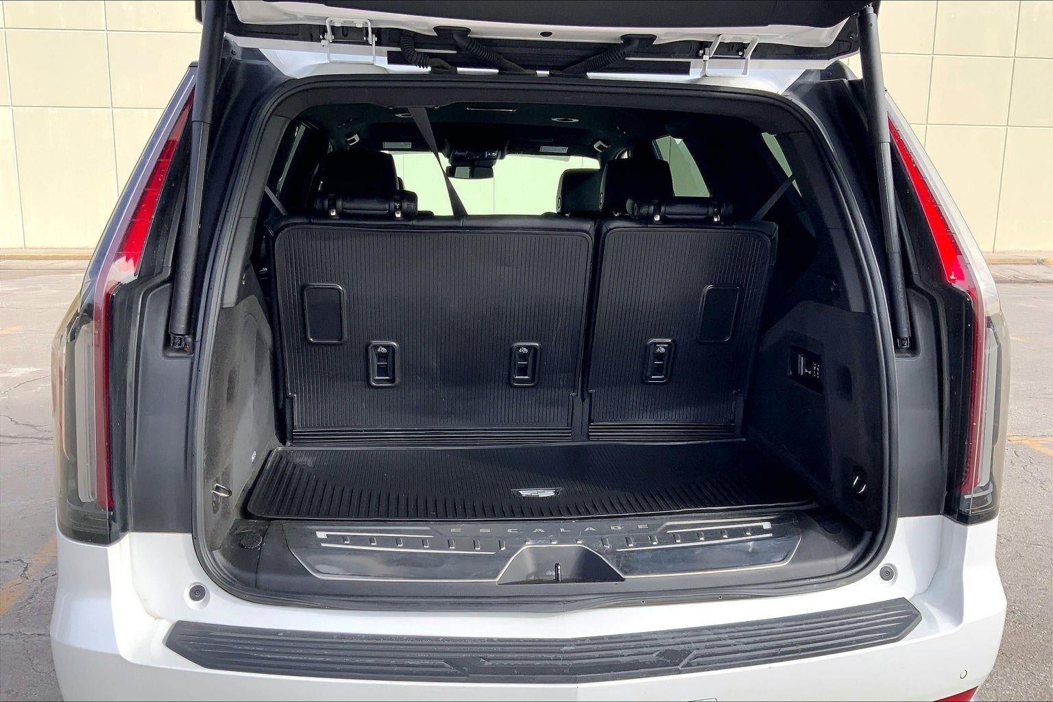 2023 Cadillac Escalade Luxury