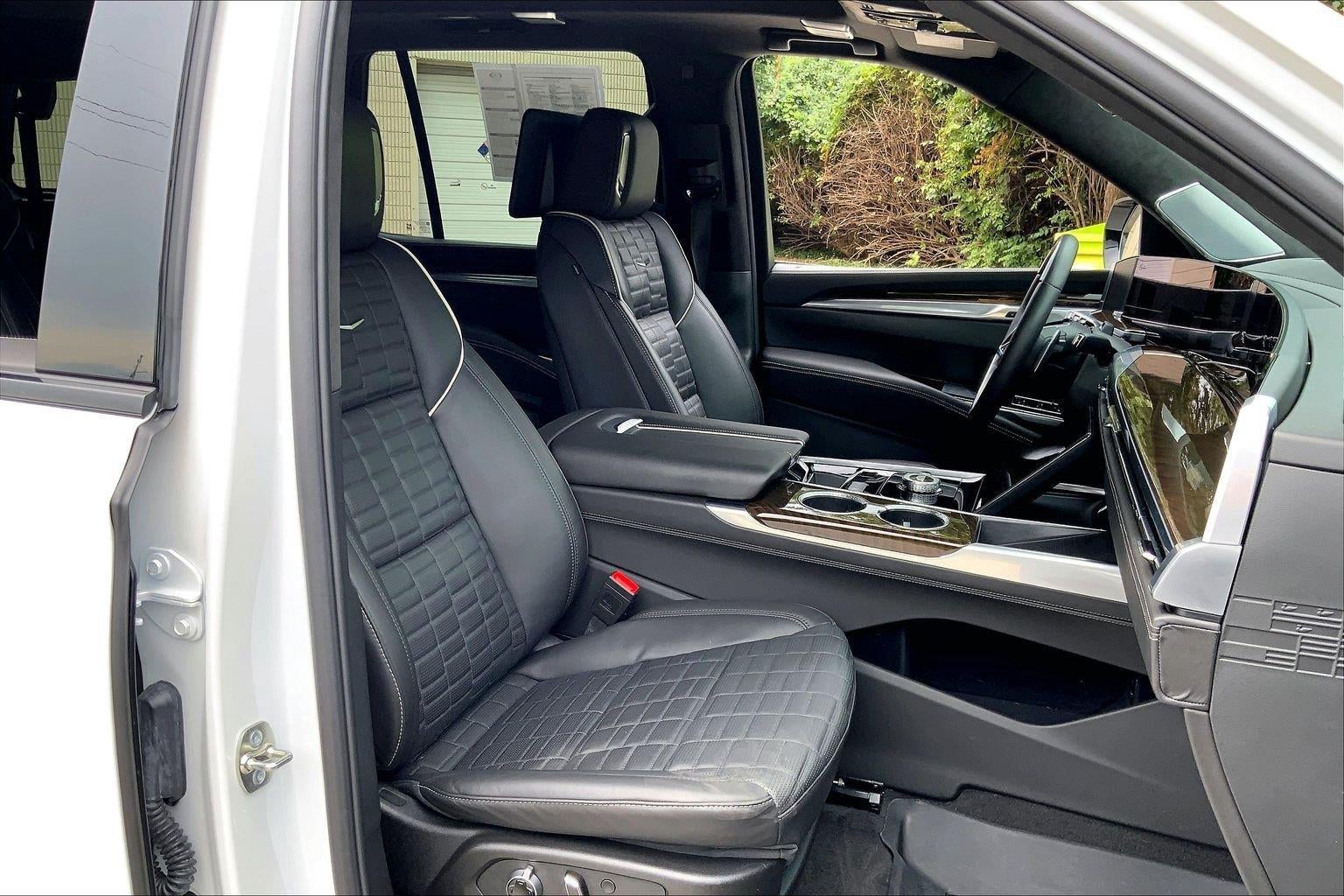 2025 Cadillac Escalade Sport Platinum