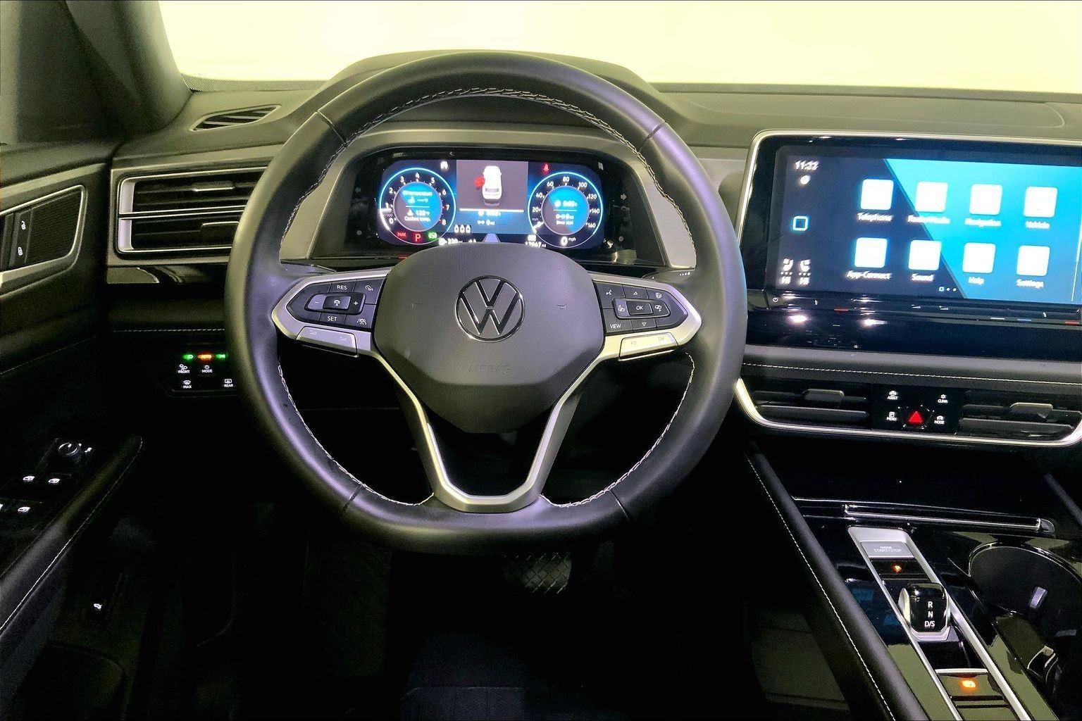 2025 Volkswagen Atlas Cross Sport 2.0T SE w/Technology