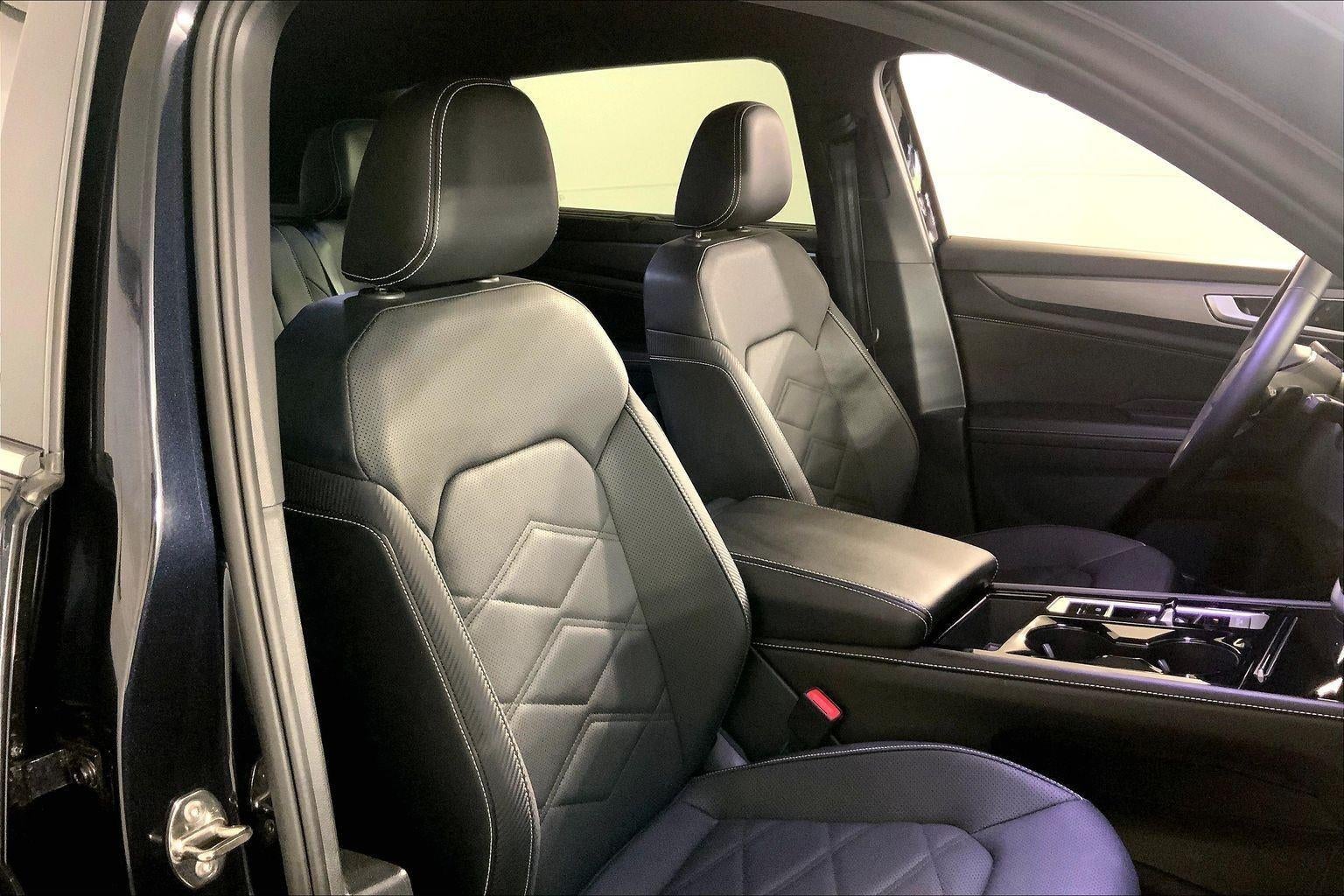 2025 Volkswagen Atlas Cross Sport 2.0T SE w/Technology