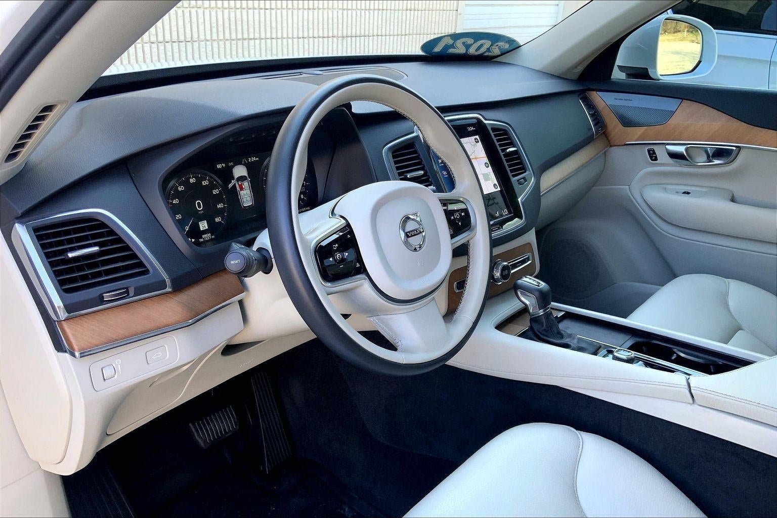 2021 Volvo XC90 Momentum