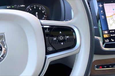 2021 Volvo XC90 Momentum