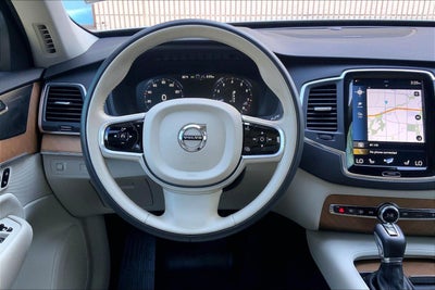 2021 Volvo XC90 Momentum