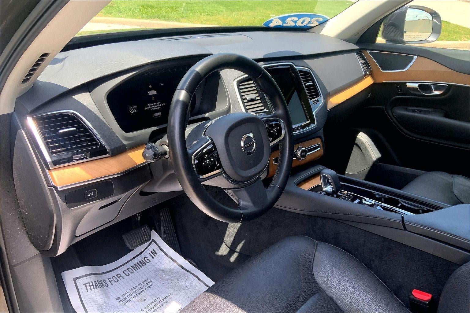 2024 Volvo XC90 Plus Bright Theme