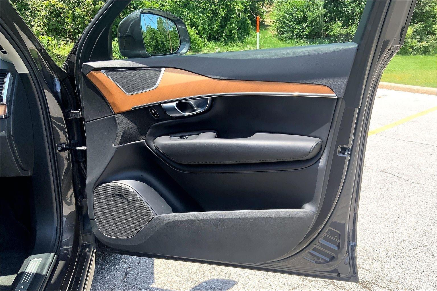 2024 Volvo XC90 Plus Bright Theme