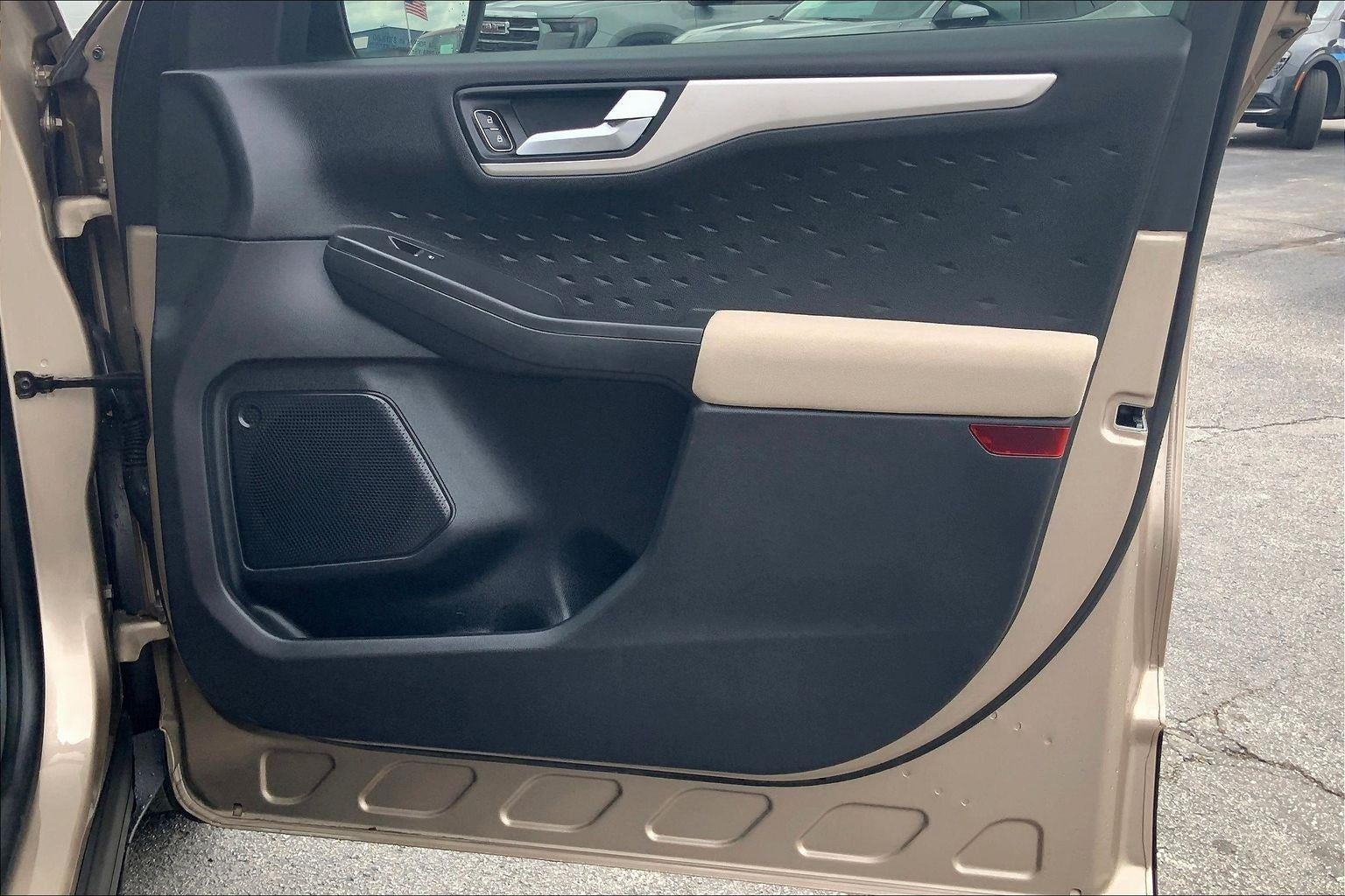 2020 Ford Escape SE