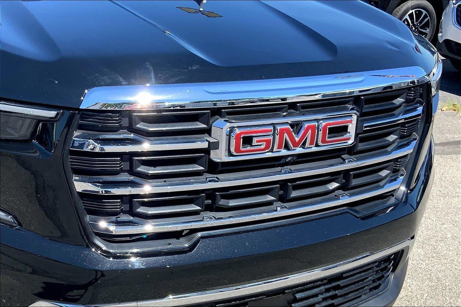 2024 GMC Acadia Elevation