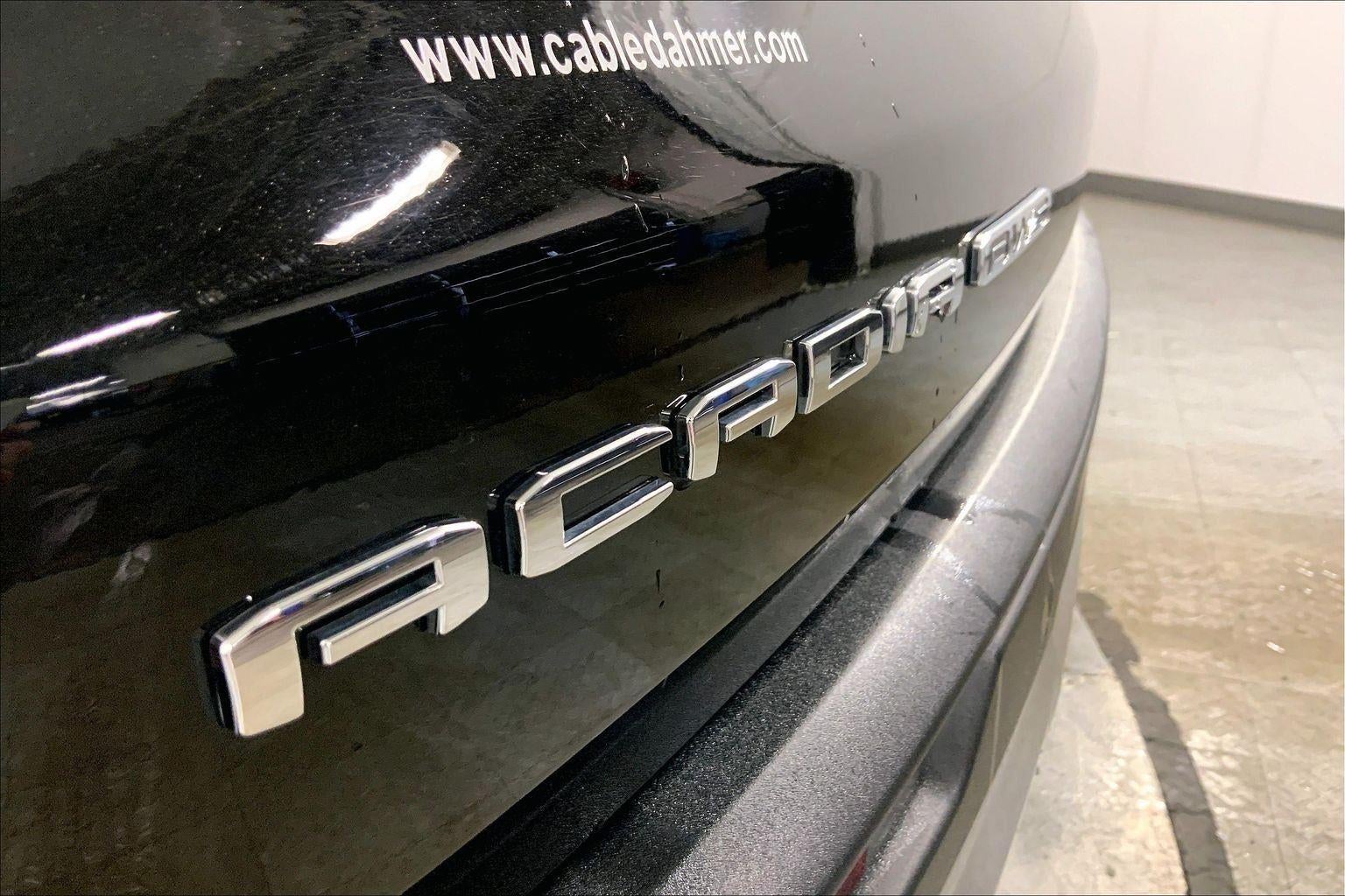 2025 GMC Acadia Elevation