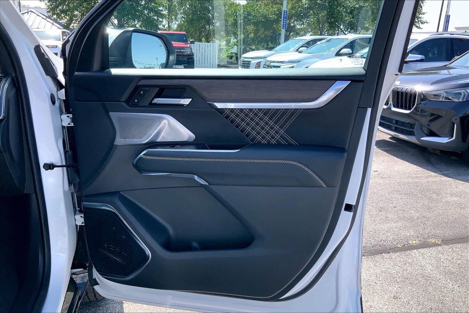 2024 GMC Acadia Denali